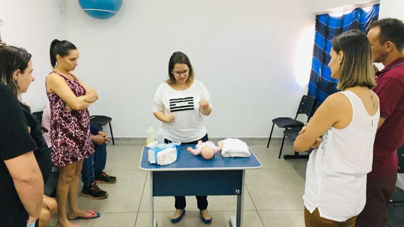 Prefeitura realiza oficina sobre cuidados com a gestante e com o bebê